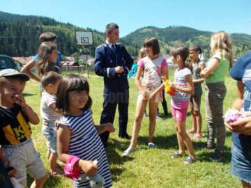 Sute de copii vor beneficia și în această vacanță de tabere și școli de vară