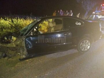 Impactul dintre cele două mașini a fost deosebit de violent