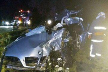 Impactul dintre cele două mașini a fost deosebit de violent