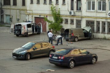Polițiștii au cercetat mașina suspectă