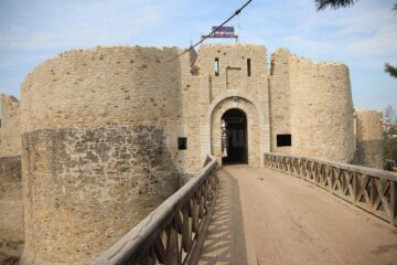 Atelierul de desen ,,Istoria desenată a cetăților medievale” la Cetatea de Scaun a Sucevei