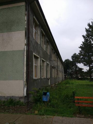 Acoperișul școlii din Vadu Moldovei a fost smuls de vânt