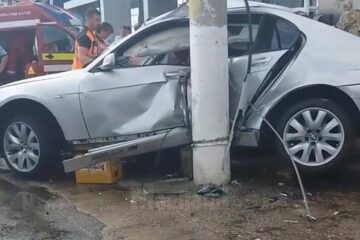 Bolidul s-a zdrobit de un stâlp