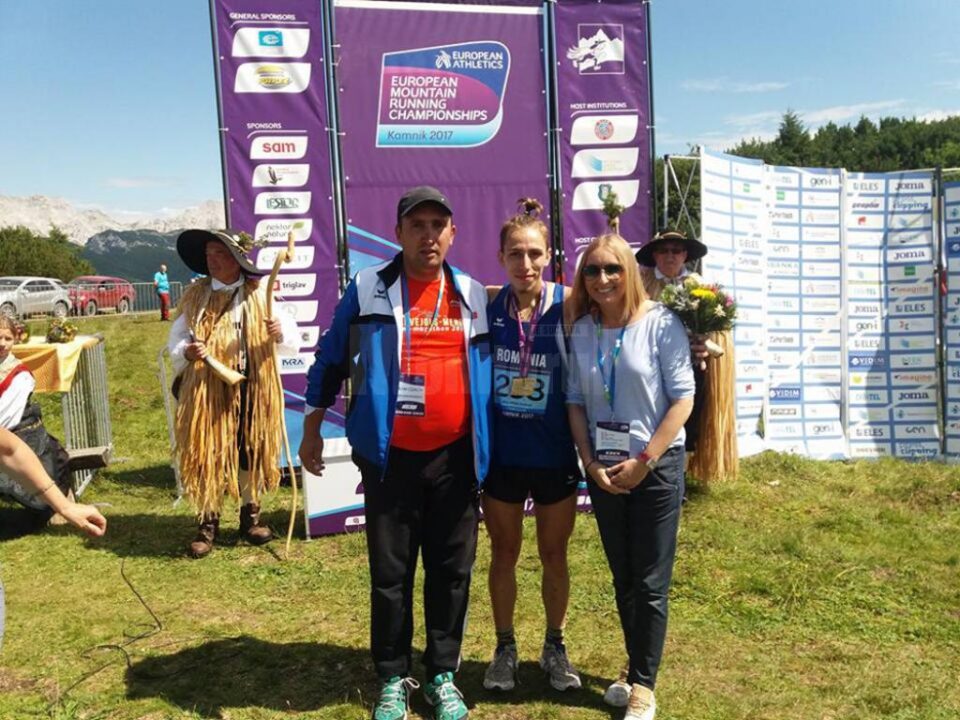 Campionul european Gabriel Bularda alături de antrenorul Cristian Prâsneac și de Gabi Szabo Campionul european Gabriel Bularda alături de antrenorul Cristian Prâsneac și de Gabi Szabo