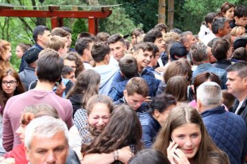 Guvernul a hotărât ca elevii care au fost inițial respinși la admitere, deși îndeplineau toate condițiile, să îmbrace haina militară din toamnă