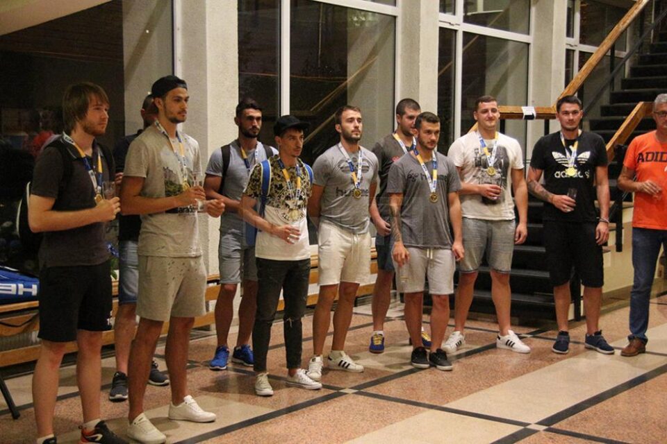 Echipa Universității a fost așteptată și felicitată de mai mulți suporteri, prieteni, dar și de o parte din conducerea Universității „Ștefan cel Mare”