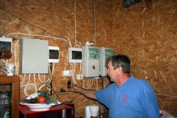 Pentru a proteja afacerea, Iustin Bîrsan a montat echipamente de avertizare în cazul întreruperilor de energie electrică