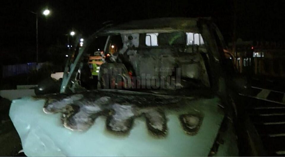 Dupa impact, masina a luat foc. foto: Ziarul de Vrancea