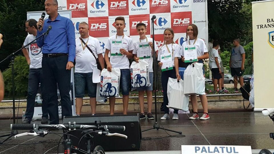 Elevii școlii din comuna Slatina au câștigat locul II la faza națională a concursului ,,Cupa DHS” Elevii școlii din comuna Slatina au câștigat locul II la faza națională a concursului ,,Cupa DHS”