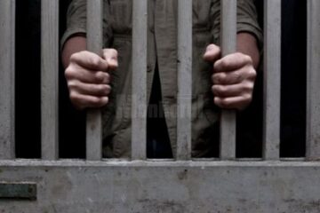 Bărbatul a fost reținut pentru 24 de ore