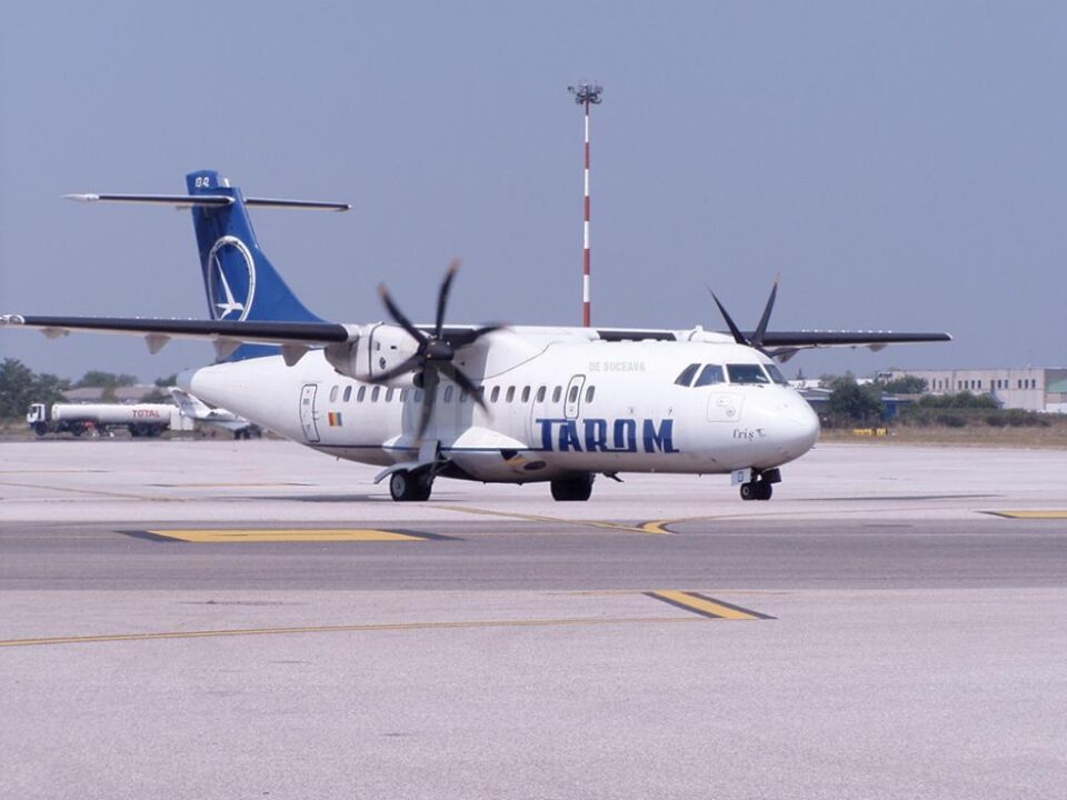 Tarom începe operarea curselor directe Torino - Suceava și retur