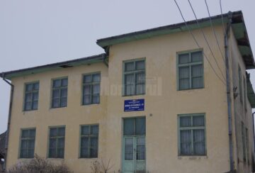 Fosta Școală Nr. 1 cu clasele I-IV din Poiana Micului