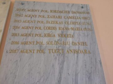 Numele Anișoarei Țugui a fost înscris pe placa de onoare a instituției Festivitatea de absolvire