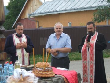 Aproape 80 de persoane au participat la comemorarea a 120 de ani de la nașterea prof. Orest Bucevschi, la Păltinoasa
