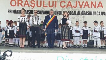 Festivalul folcloric „Din stejar, stejar răsare!”, ediția a VI-a, a reunit câteva sute de spectatori la Cajvana