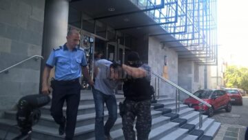 Ioan Beșa adus vineri dimineață la audieri la sediul Parchetului de pe lângă Tribunalul Suceava