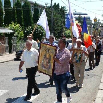 Procesiune religioasă de hramul Fălticeniului