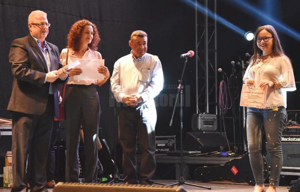Premiere Ana Maria Cotun, de la Colegiul Național „Nicu Gane” Fălticeni, care a obținut medalie de bronz la Olimpiada balcanică de geografie