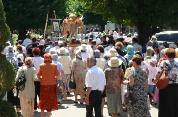 Procesiune religioasă de hramul Fălticeniului