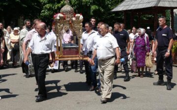 Procesiune religioasă de hramul Fălticeniului