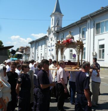 Procesiune religioasă de hramul Fălticeniului