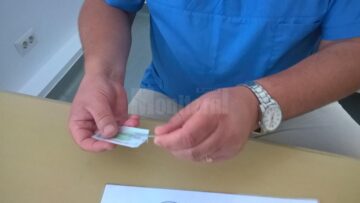 Un medic specializat în acupunctură le garantează sucevenilor că-i scapă de dureri de cap, migrene sau alergii cu ajutorul acelor