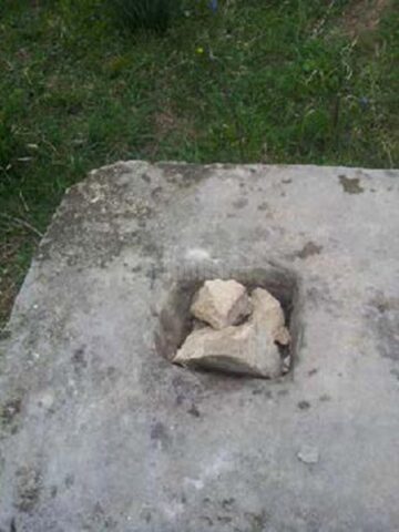 Cruce din 1836 vandalizată. Aprilie 2017