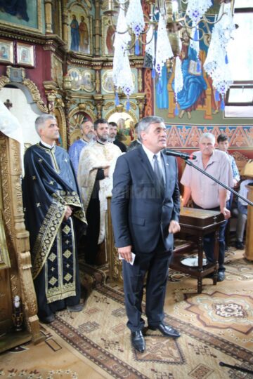 O mulțime impresionantă a fost la înmormântarea lui Sorin Vezeteu