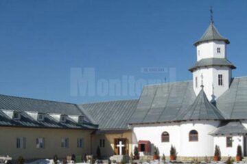 Preoții din Protoieria Fălticeni ajută la îmbunătățirea condițiilor de la Căminul de bătrâni, de la Mănăstirea Groși – Boroaia