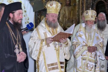 În fața credincioșilor a fost citit Actul Patriarhal de Confirmare a noului Episcop-vicar, Damaschin Dorneanu