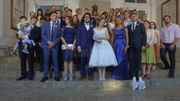 O pereche de tineri îndrăgostiți s-a cununat religios în incinta Colegiului „Ștefan cel Mare”