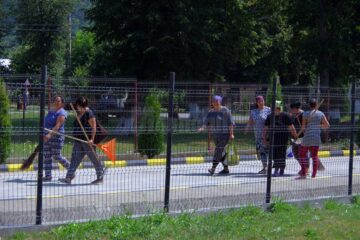 ”Dacă nu venim la lucru, nu ne dă ajutorul social”
