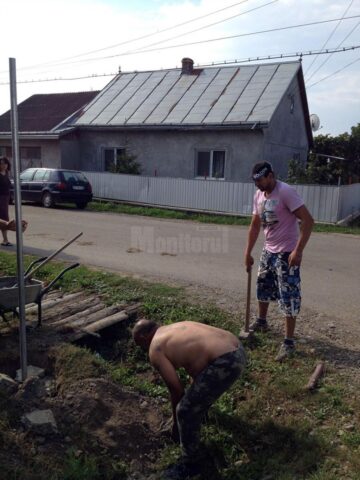 ”Dacă nu venim la lucru, nu ne dă ajutorul social”