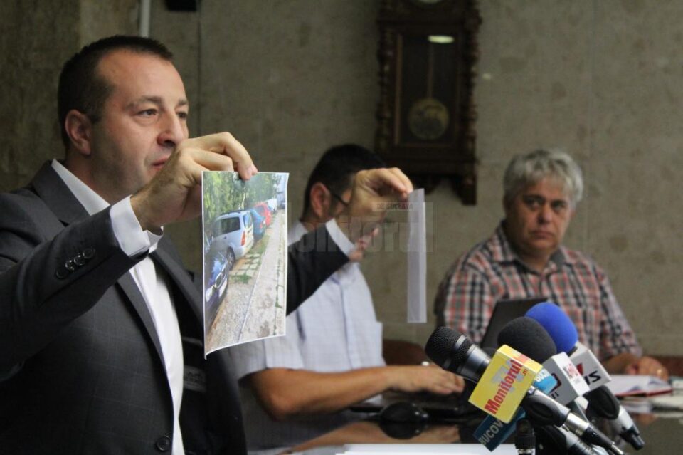 Viceprimarul Lucian Harșovschi propune inventarierea și modernizarea locurilor de parcare neautorizate Viceprimarul Lucian Harșovschi propune inventarierea și modernizarea locurilor de parcare neautorizate