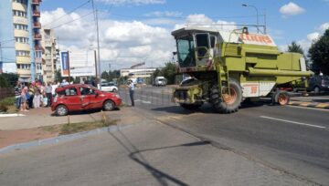 Combina a suferit o explozie la un cauciuc, cauză din care acesta a intrat în coliziune cu un Fiat, pe care l-a avariat serios