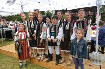 Festivalul național pentru copii și tineret „Dorna, plai de joc și cântec”, inclus în Consiliul Internațional de Organizare a Festivalurilor Folclorice