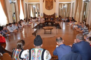 Festivalul național pentru copii și tineret „Dorna, plai de joc și cântec”, inclus în Consiliul Internațional de Organizare a Festivalurilor Folclorice