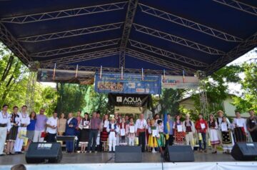 Festivalul național pentru copii și tineret „Dorna, plai de joc și cântec”, inclus în Consiliul Internațional de Organizare a Festivalurilor Folclorice