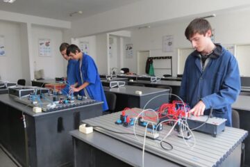 Clasele de mecanic auto sunt cele mai căutate Sursa: www.adevarul.ro