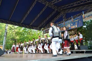 Festivalul național pentru copii și tineret „Dorna, plai de joc și cântec”, inclus în Consiliul Internațional de Organizare a Festivalurilor Folclorice
