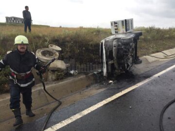 O mașină a luat foc după un accident pe șoseaua de centură a Sucevei