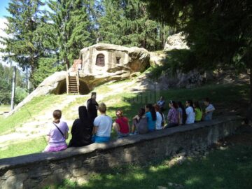 Un grup de copii volohi din Ucraina au vizitat Mănăstirea Putna și Cetatea de Scaun a Sucevei