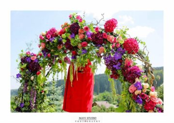 Nuntă de poveste într-un decor spectaculos și extravagant, realizat de cei mai buni designeri florali din Suceava FOTO: MAVI Studio