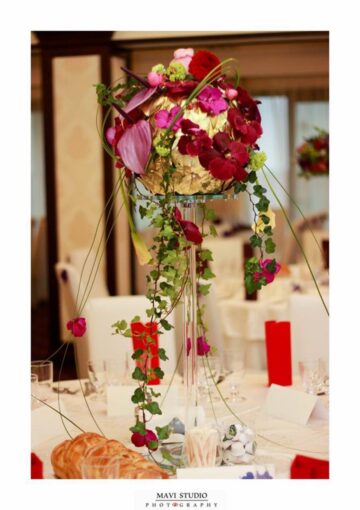 Nuntă de poveste într-un decor spectaculos și extravagant, realizat de cei mai buni designeri florali din Suceava FOTO: MAVI Studio