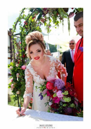 Ștefania Zlei a fost cea care a creat buchetul de mireasă FOTO: MAVI Studio