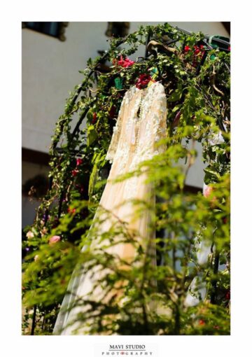 Nuntă de poveste într-un decor spectaculos și extravagant, realizat de cei mai buni designeri florali din Suceava FOTO: MAVI Studio