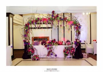 Nuntă de poveste într-un decor spectaculos și extravagant, realizat de cei mai buni designeri florali din Suceava FOTO: MAVI Studio
