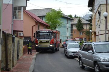 Zeci de blocuri mansardate, două școli, un spital și o policlinică ar arde ca o torță deoarece pompierii n-au acces sau accesul e dificil