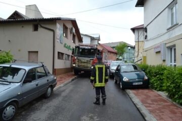 Străzi înguste pe care nu pot trece utilajele de intervenție ale ISU