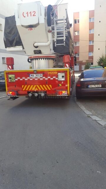 Zeci de blocuri mansardate, două școli, un spital și o policlinică ar arde ca o torță deoarece pompierii n-au acces sau accesul e dificil